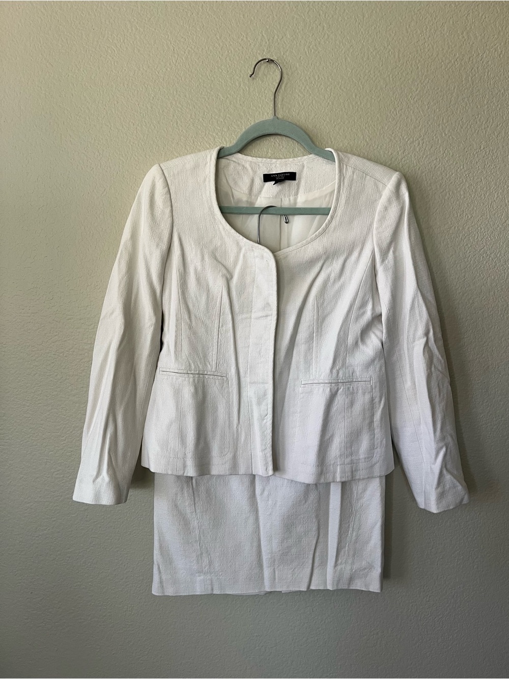 Ann Taylor Petite Two Piece Ivory Blazer & Pencil Skirt Set Women's Size 0/2